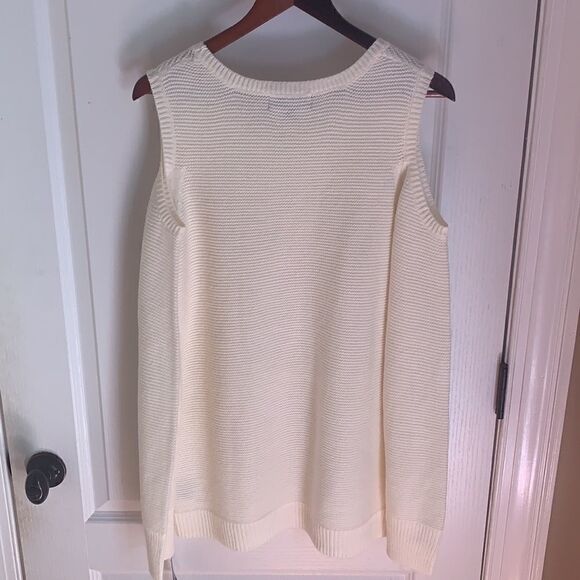New Mossimo cream cold shoulder sweater - Picture 4 of 4